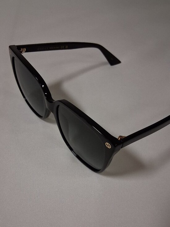 Gucci Women’s Lightness Square Sunglasses – Black/Grey – GG0022S-001-57 – NWOT
